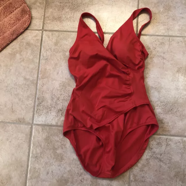 Jantzen Classics Women’s One Piece Red  Swimsuit  Bra Pad Size 10