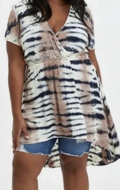 Torrid Surplice Babydoll Crinkle Gauze Hi-Low Tunic Top Tie-Dye Size 2 Torrid Surplice Babydoll Crinkle Gauze Hi-Low Tunic Top Tie-Dye Size 2