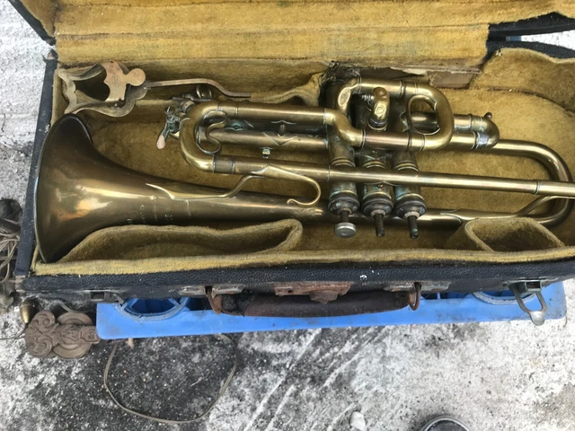 Trompette  Tres Ancienne