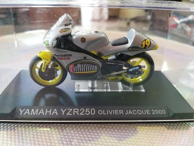 Modellino Grigio YAMAHA YZR250 OLIVIER JACQUE Anno 2000 Moto Scala 1/22+TECA