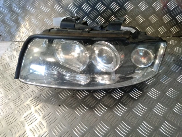8E0941029C PHARE GAUCHE Audi A4 Avant (B6) Combi 2.5 TDI 155 24V (AYM) 2002