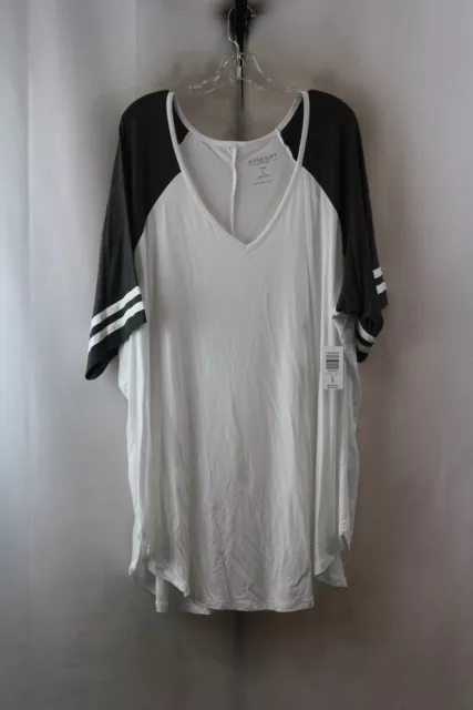 NWT Torrid Women's White/Gray V Neck Varsity T-Shirt sz 5X