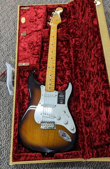 Fender American Original '50s Stratocaster, Maple Neck, 2-Color Sunburst - Demo Fender American Original '50s Stratocaster, Maple Neck, 2-Color Sunburst - Demo