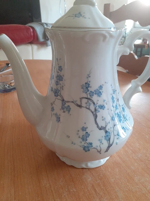 Service Vaisselle en Porcelaine, 19ème Siècle, Set de 108 en vente sur