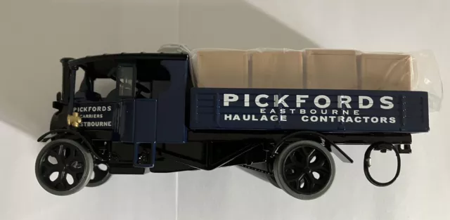 Corgi: Vintage Glory, Foden Dropside Wagon, Pickfords in 1:50 scale.