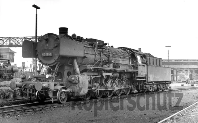 Dampflok Foto PE 11x17cm - 50 1859 vom Bw Osterfeld im Bw Hohenbudberg, 5/68