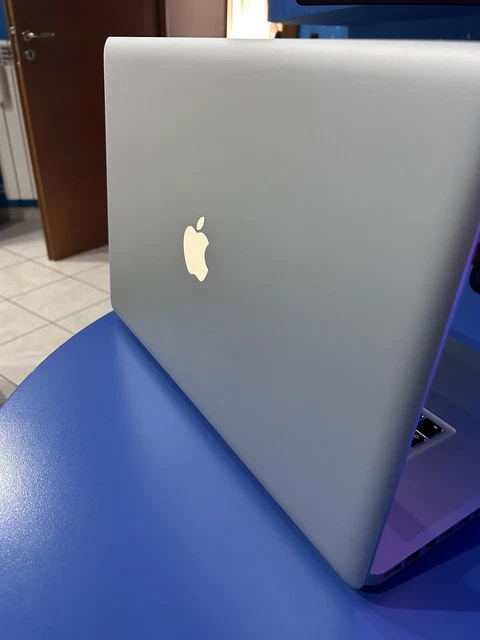 Apple Macbook Pro 17" FHD Intel Core 2 Duo - 250Gb SSD - MacOs Catalina