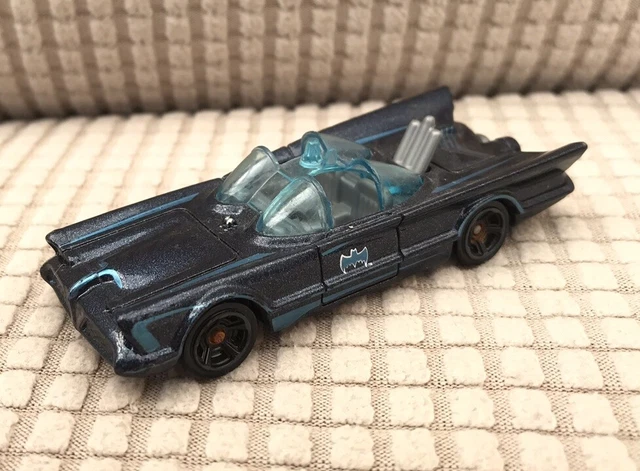HOT WHEELS BATMOBILE BLUE DETAIL DC COMICS S06 Diecast Car 1966 Style Batman 7.99 PicClick UK