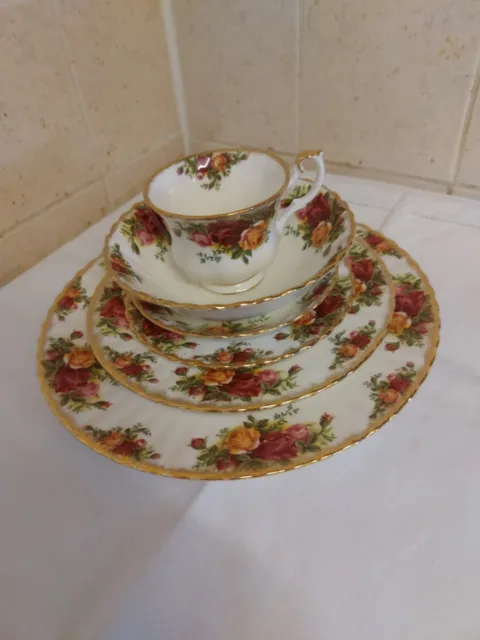 Royal Albert Old Country Roses complete place setting
