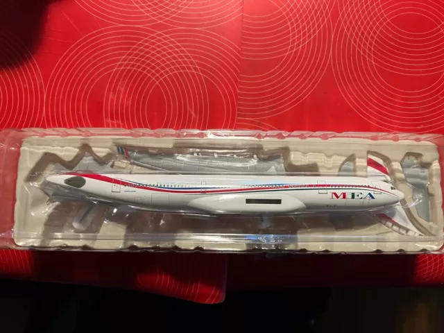 Hogan Models 1:200 MEA Middle East Airlines Airbus A330-243 reg N/A 2