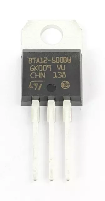 1 pezzo BTA12-600BW | TRIAC | 12A | 600V | 50 mA | TO-220AB Insulated | STM
