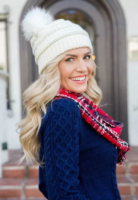 1 Bonnet tricoté doux pour femme bonnet chaud hiver gros pompom amovible  GRIS 3