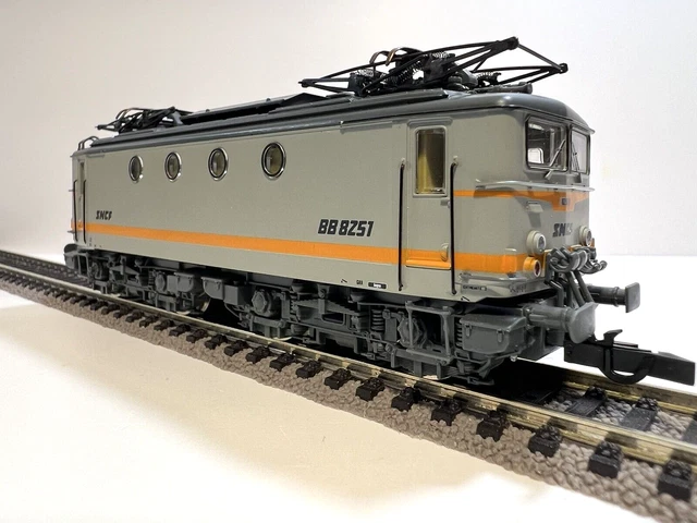bb9301-1 | Une locomotive électrique monotension BB9300 SNCF
