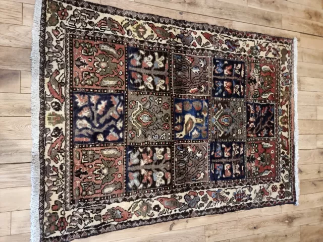 Alter handgefertigter traditioneller orientalischer Bakhtiar-Teppich 150 cm x 104 cm