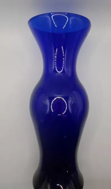 Beautiful Dark Cobalt Blue vase. This is a very elegant piece standing 9in tall