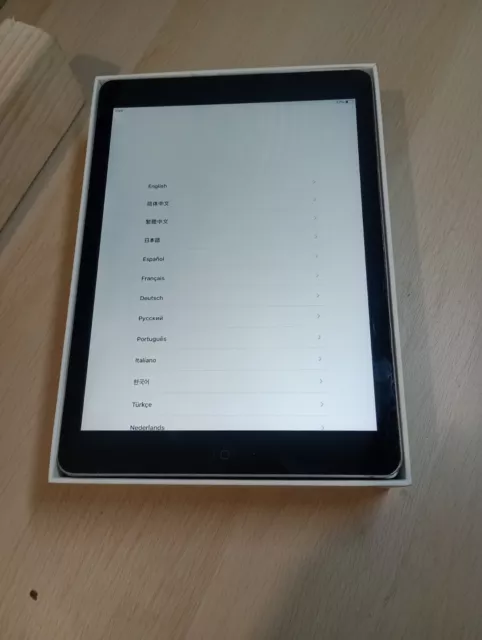 Apple iPad Air 1st Gen. 16GB Wi-Fi 9.7in - Space Grey