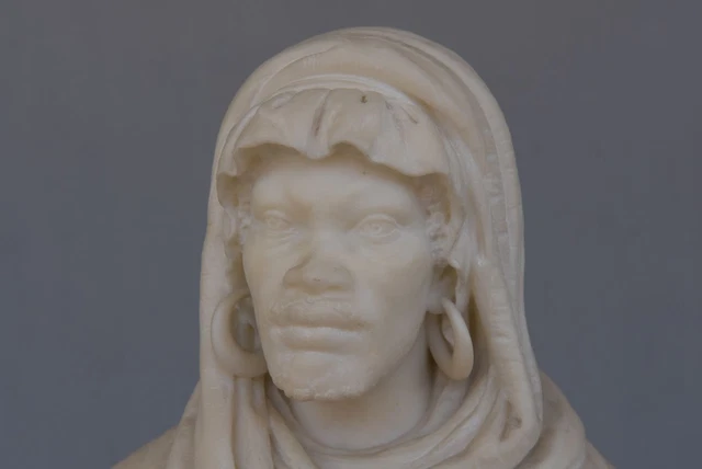 Bustes orientalistes en marbre de Carrare XIXème (paire) 3
