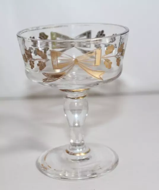 Verre à liqueur ancien en cristal gravé doré