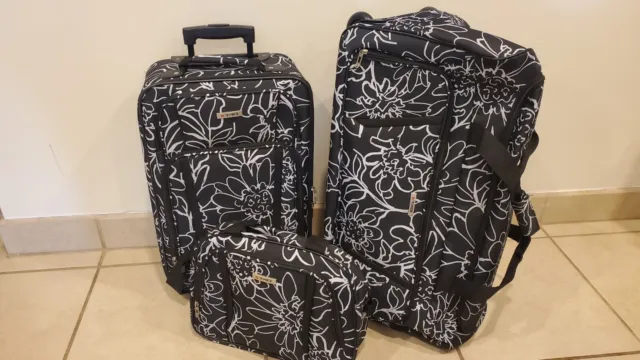 Tag Luggage 3 Pieces Carry On, Duffle Bag, & Tote Bag