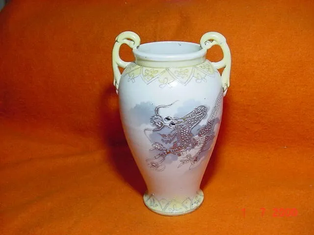 https://www.picclickimg.com/dOUAAOSw~8Rlmd6u/Vintage-Antique-1950S-Hand-Painted-Dragon-Pottery-Vase.webp