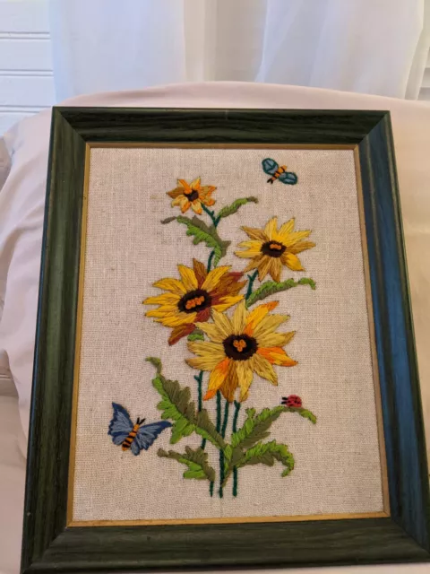 Girasoles, chinche, mariposa, bordado floral crepita enmarcada completa de colección