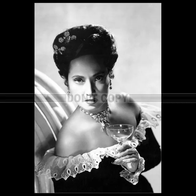 Photo F.018399 MERLE OBERON (TEMPTATION) 1946