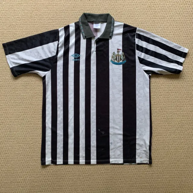 Newcastle 97/99 home ⚫️⚪️⚫️ 20% off this home shirt using code: AIMAR Offer  ends tonight