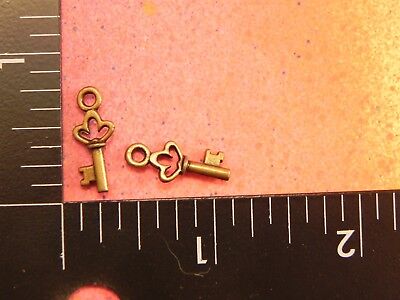 50 Keys Skeleton Key Ornate Charm Bronze Metal Pendants Components Wedding Love 3