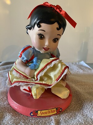 Disney Brass Key Royal Nursery Princess Snow White Keepsake Porcelain Doll