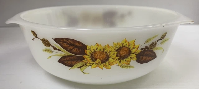 PYREX SUNFLOWER CASSEROLE Oven Dish Ovenware Double Sided Milk