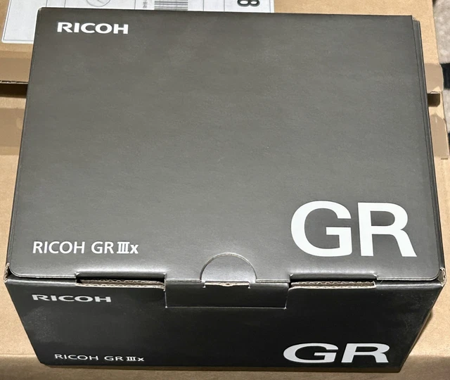 RICOH GR IIIx Camera - Black Excellent cond. 3 batteries  retractable lens cap 5