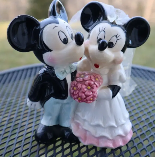 https://www.picclickimg.com/dOwAAOSwkoxllhn4/Vintage-Disney-Mickey-and-Minnie-Mouse-Bride-Groom.webp
