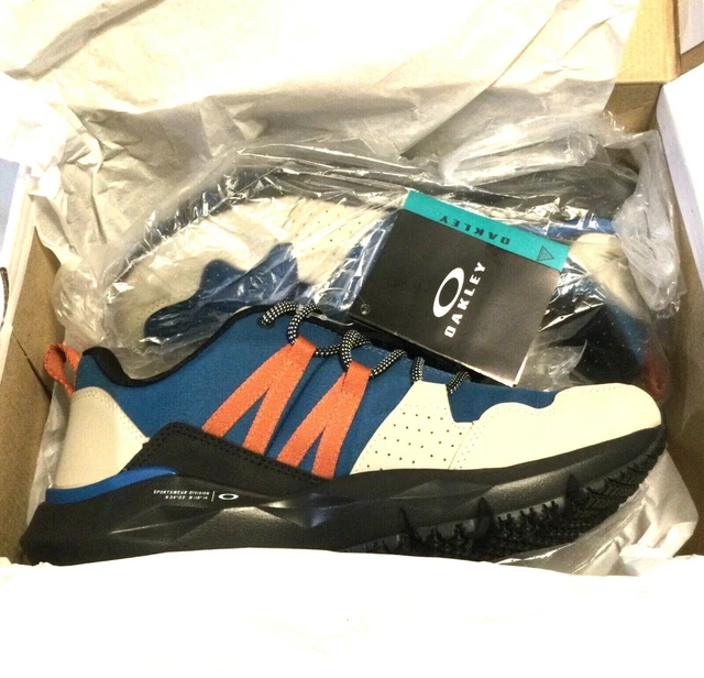 NEW OAKLEY MADIC SHOES 10 Astral Blue Ripstop & Rubber Sole Hiking