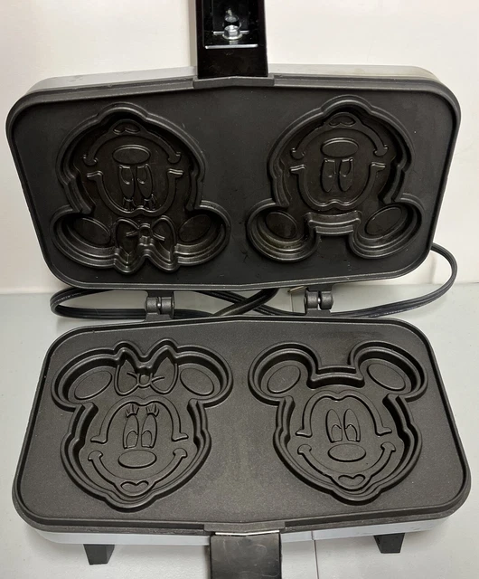 VINTAGE VITANTONIO MICKEY & Minnie Mouse Waffle Maker Sandwich Iron