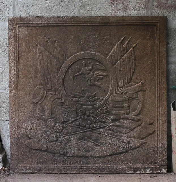 Plaque de cheminée en fonte de fer XIX femme ailées ange - Droin Antiquités