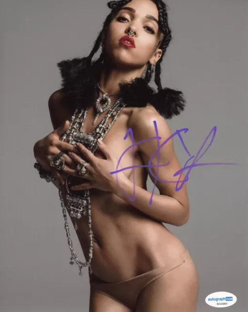 FKA Twigs Sexy Signed Autograph 8x10 Photo ACOA