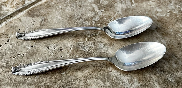 "Par de cucharaditas Wallace Stradivarius de plata esterlina de 6"