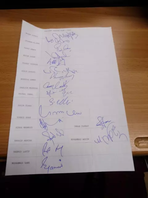 Pakistan Tour of England 2001 - Signed by  17