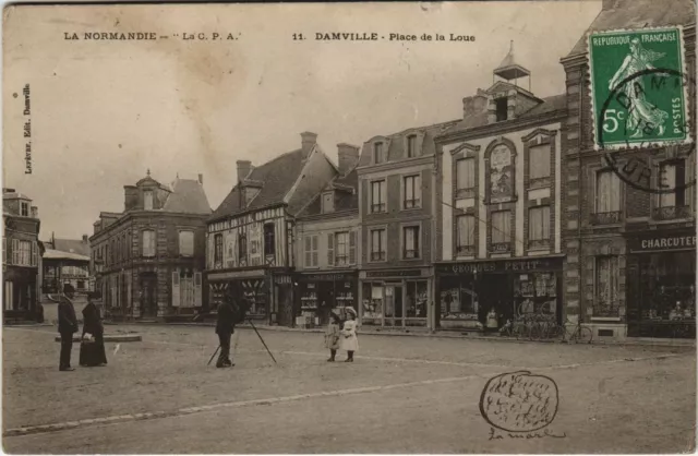 CPA DAMVILLE Place de la Loue (148409)