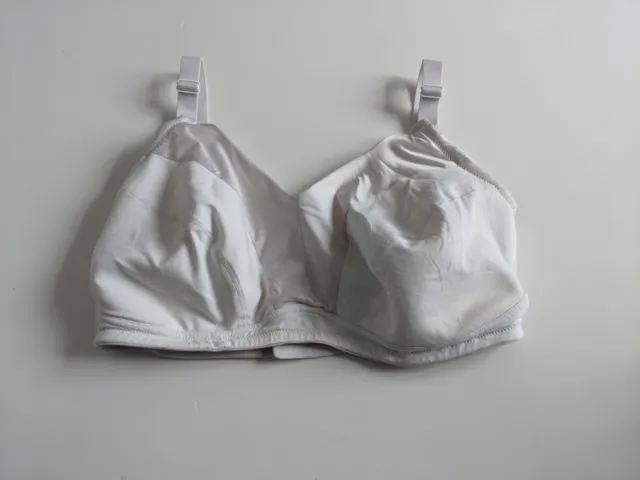 M&S Bra Wire Free  Nonpadded Maternity Nursing Breast Feeding Bra Size 36F White