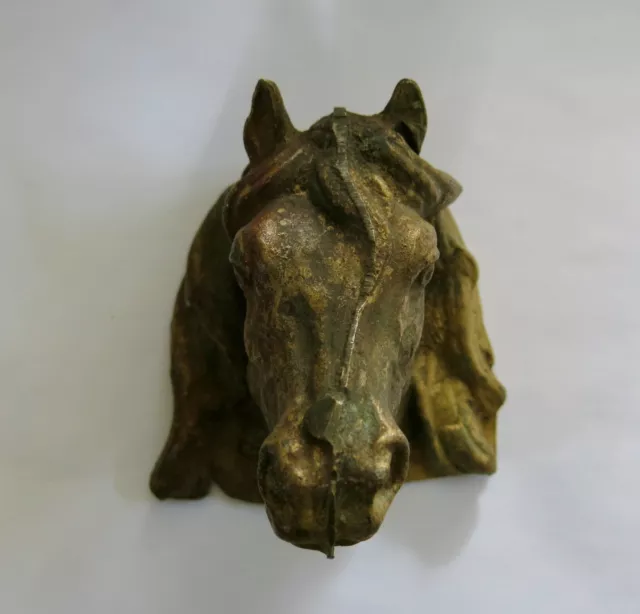 TETE CHEVAL, ancienne tête de cheval en fonte, billot, écurie, enseigne, boucher 3