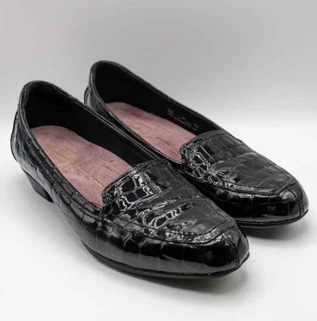 Clarks Womens Timeless Loafer Flat Shoes Black Crocodile Embossed Leather 6 M