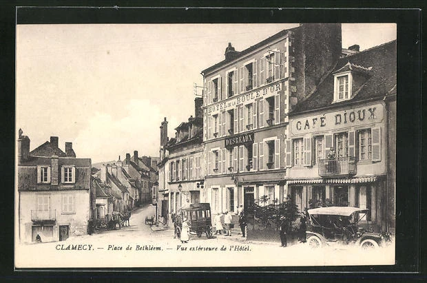 CPA Clamecy, Place de Bethléem, Vue extérieure de l´Hôtel