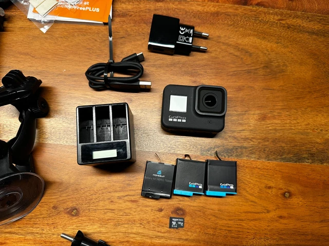 GoPro HERO8 Black Riesen Zubehörpaket Akkus Speicherkarte 128gb