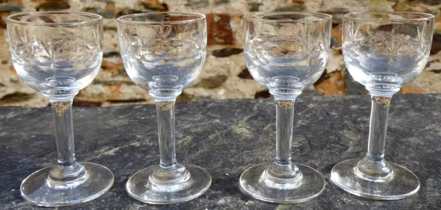 12 très beaux verres gravés anciens 3 tailles bistrot 3