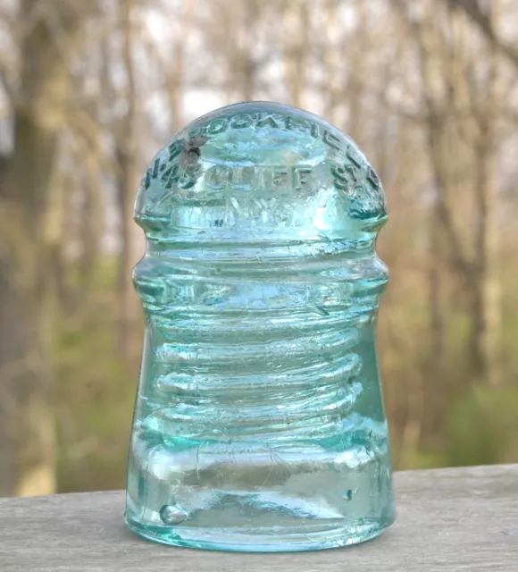 Character Light Aqua Cd 102 Crown Embossed Brookfield Creb Glass Insulator [140]