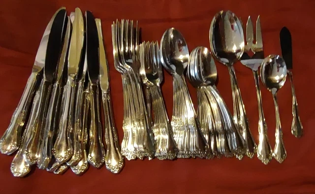 66 pcs Wm Rogers Deluxe Stainless Flatware Oneida Silver pat. Mansfield Floral