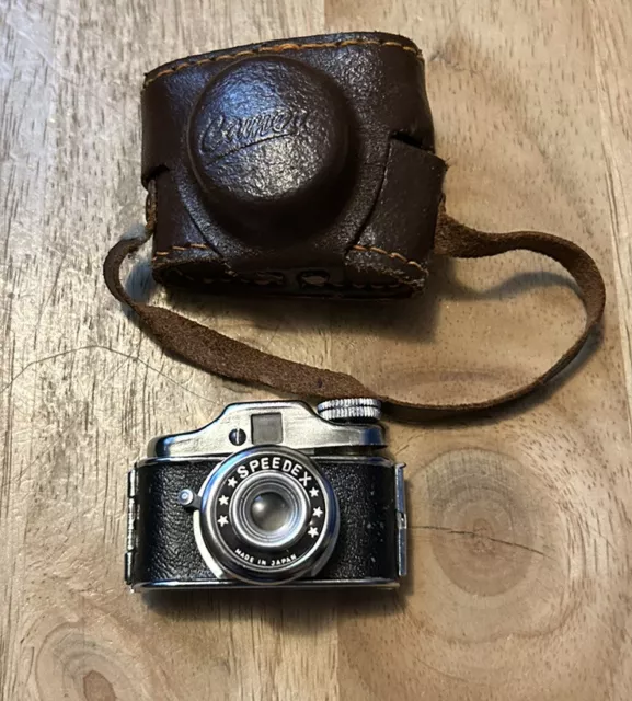 Vintage 50’s Speedex 2” MINI Camera Made Japan Leather Case