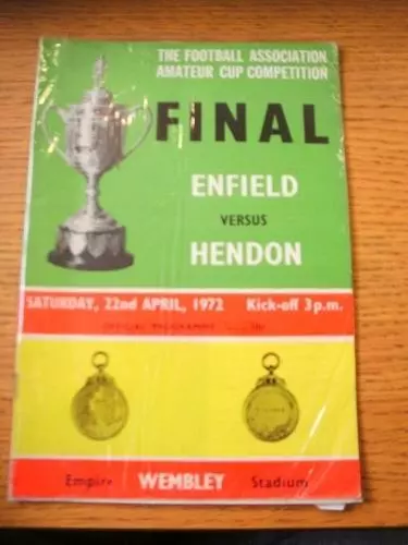 22/04/1972 FA Amateur Cup Final: Enfield v Hendon [At Wembley] . No obvious faul