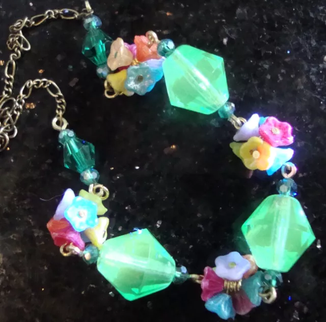 Vintage URANIUM faceted bicones & Czech glass flowers statement necklace